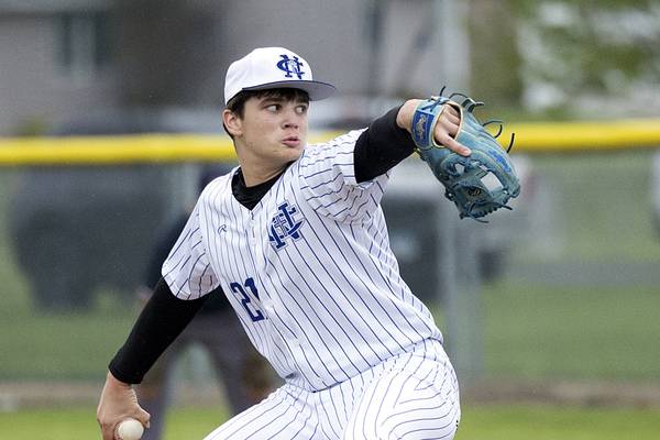 Newman baseball overcomes early adversity, beats Mendota 9-2 in rainy conditions for 11th straight win