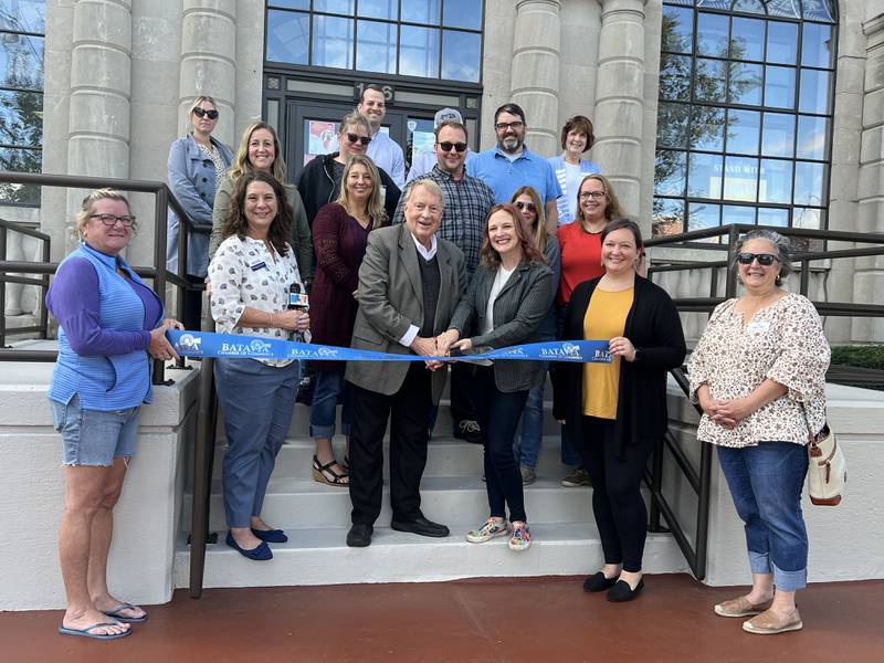 The Executive Geek celebrated the first anniversary of its founding with a ribbon-cutting ceremony along with the Batavia Chamber of Commerce on Thursday, September 22 on the steps of the Batavia Chamber’s office, 106 W. Wilson Street.