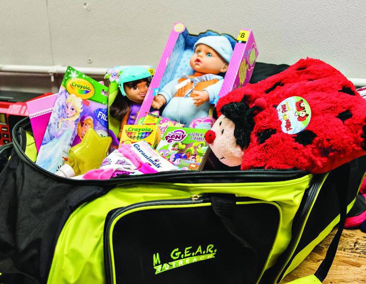 My Gear Outreach gives foster children overnight bags, clothing, personal supplies, and other items, to help make the transition to a new home a little less intimidating.