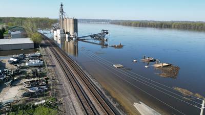 Photos: Carroll County Sheriff documents rise of river at Savanna