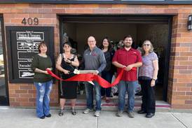 Trinkets & Treasures opens on Main Street in downtown Streator