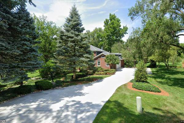 Single-family home sells in Orland Park for $700,000
