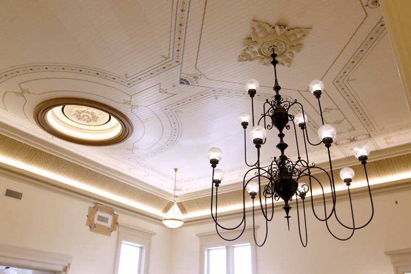 The new ceiling in the newly remodeled Old Courthouse Center in Woodstock on Thursday, July 13, 2023, during a tour of the building.