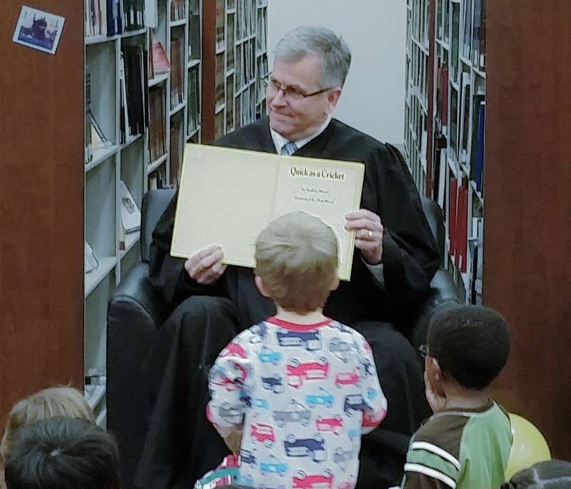 Kane County Associate Judge William Parkhurst in 2015 at Family Reading Night. Parkhurst died Aug. 26 from cancer.