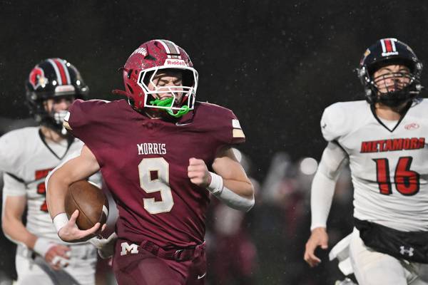 Morris dominates second half in second-round Class 4A win over Metamora