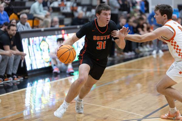 Wheaton Warrenville South rides dominating first half to win at St. Charles East in DuKane Conference opener