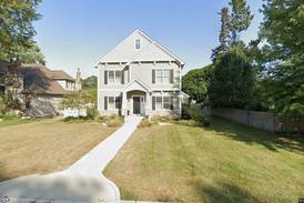 Sale closed in St. Charles: $960,000 for a single-family home