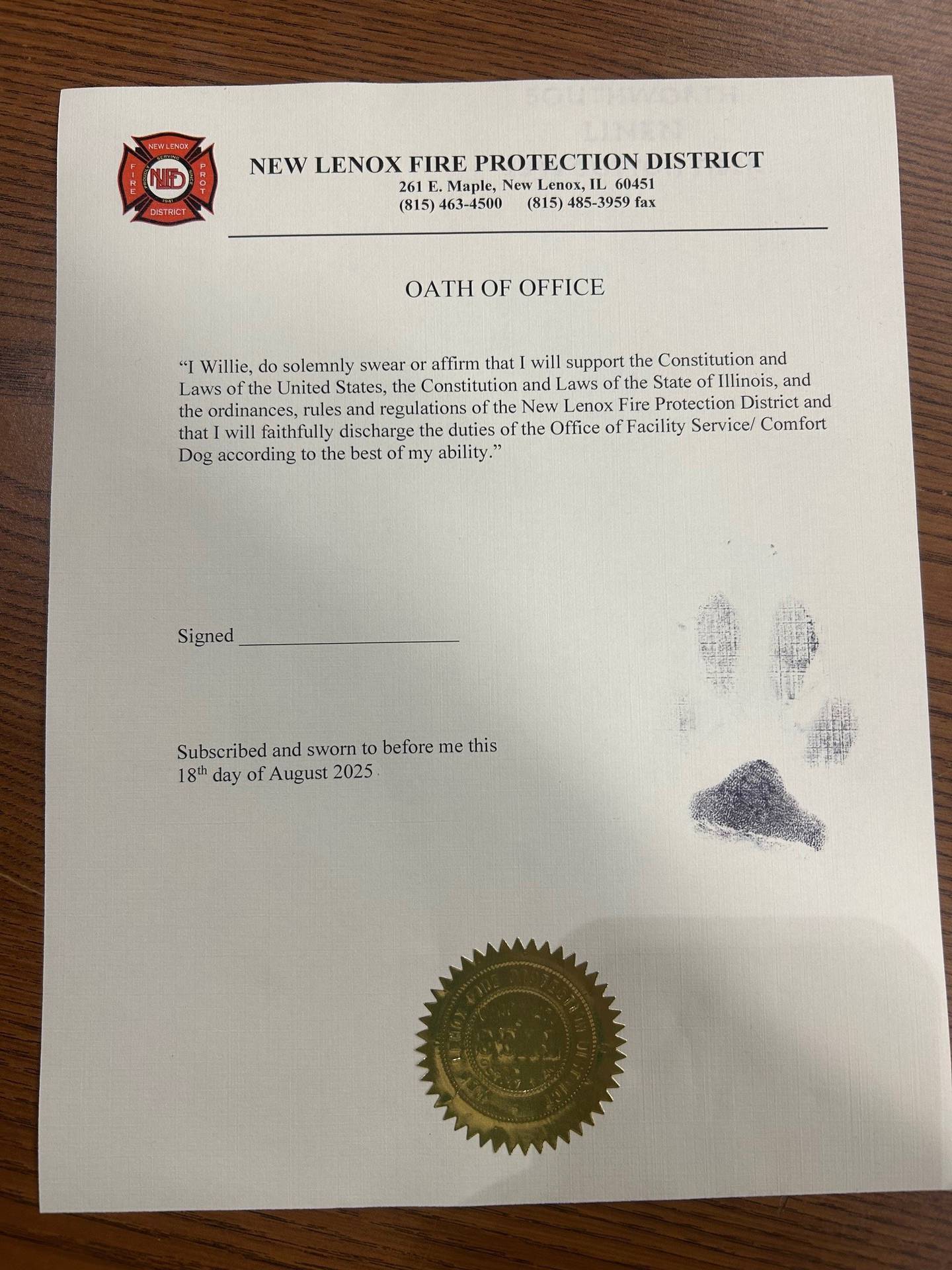 The New Lenox Fire Protection District’s newest member, Willie the Golden Retriever, was sworn in as the district’s newest K9 Facility Service Comfort Dog at the Board of Trustees meeting on Monday, Aug. 18, 2025