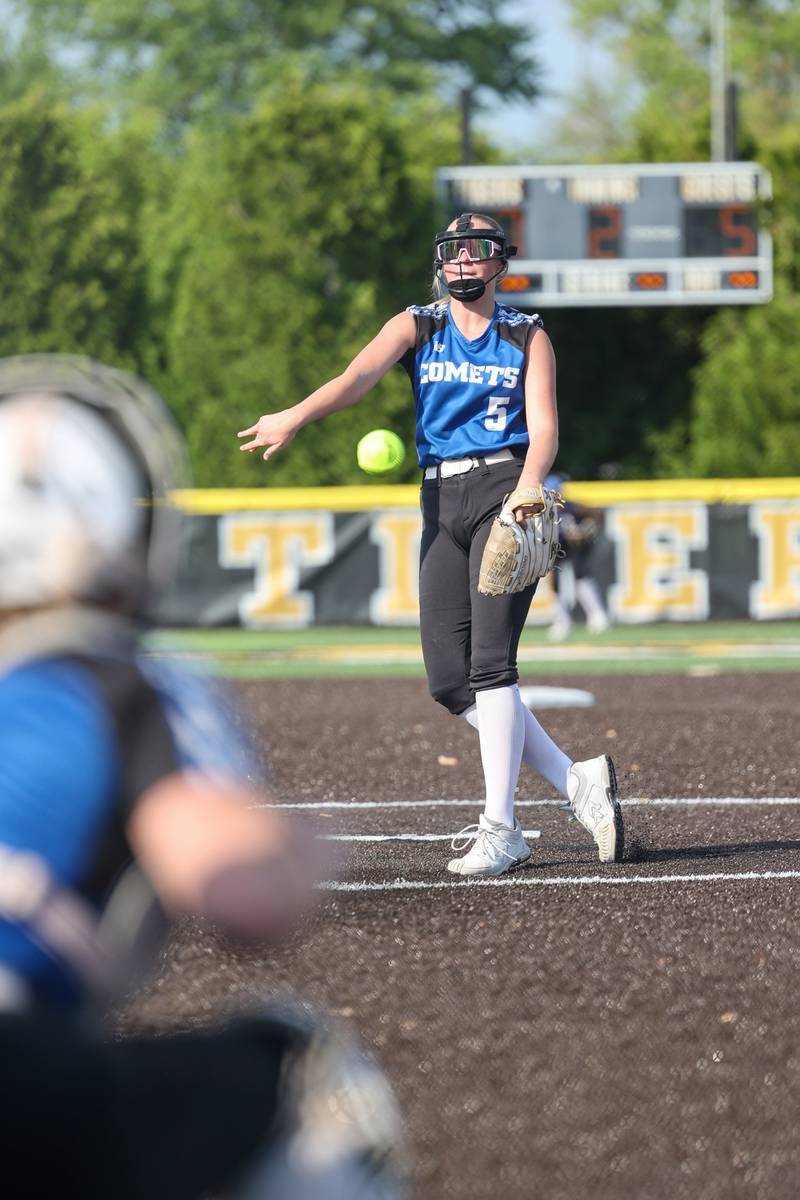 Central's Emily Ponton releases a pitch during the Comets' 13-6 loss to Herscher on Wednesday, May 14, 2025.