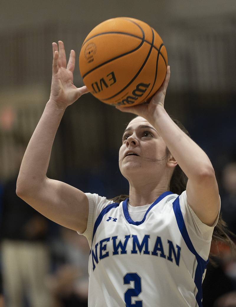 Newman’s Helen Papoccia puts up a shot against Mendota Thursday, Jan. 23, 2025.