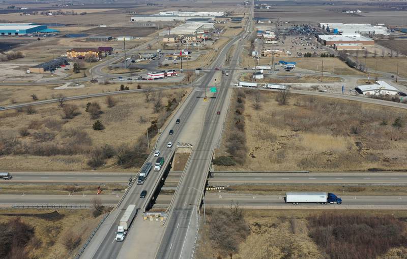 Traffic moves smoothly at the intersection of Illinois 251 and Interstate 80 north of Peru.