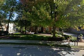 Single-family home in South Elgin goes for $906,000