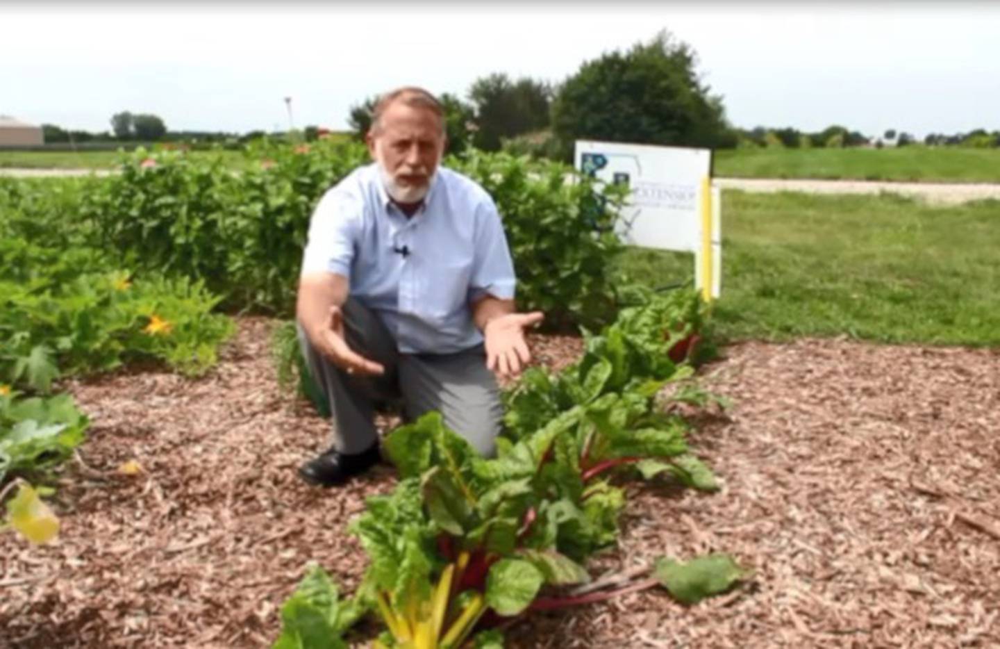 Hentschel has served as a horticulture specialist and educator, lending his expertise in food production, lawn care, fruit trees, pest management, woody ornamentals and school and community gardening.