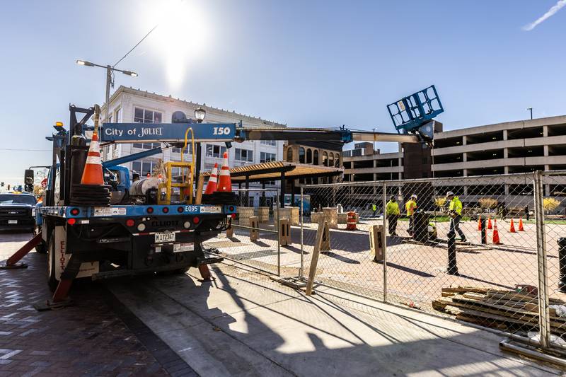 Construction continues on the city square project in Downtown Joliet on Nov. 13, 2025.
