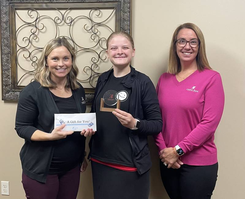 The 2022 Central Bank Homestead Medallion has been found. Pictured l-r Beth Standley (Central Bank Staff), Kailey Pennington (Winner) and Sheri Dall (Central Bank Staff.)