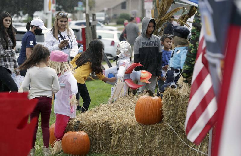 Photos Scarecrow Festival in St. Charles Shaw Local