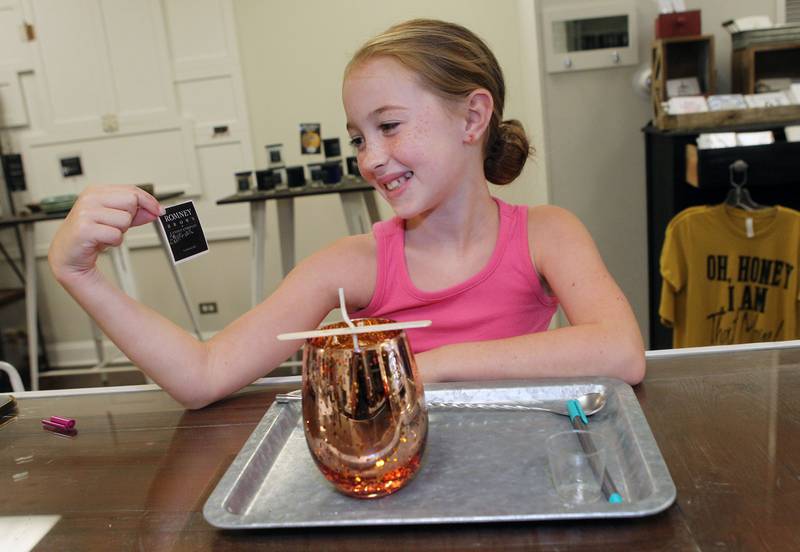 New Grayslake business invites patrons to make their own candles Shaw Local