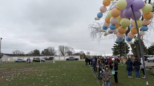 Photos: Families hunt Easter eggs Saturday at Peck Park in Ottawa