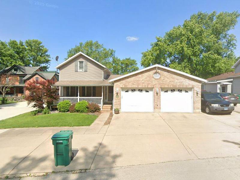 Single-family home built in 1875 sells for $190,000 in Marseilles