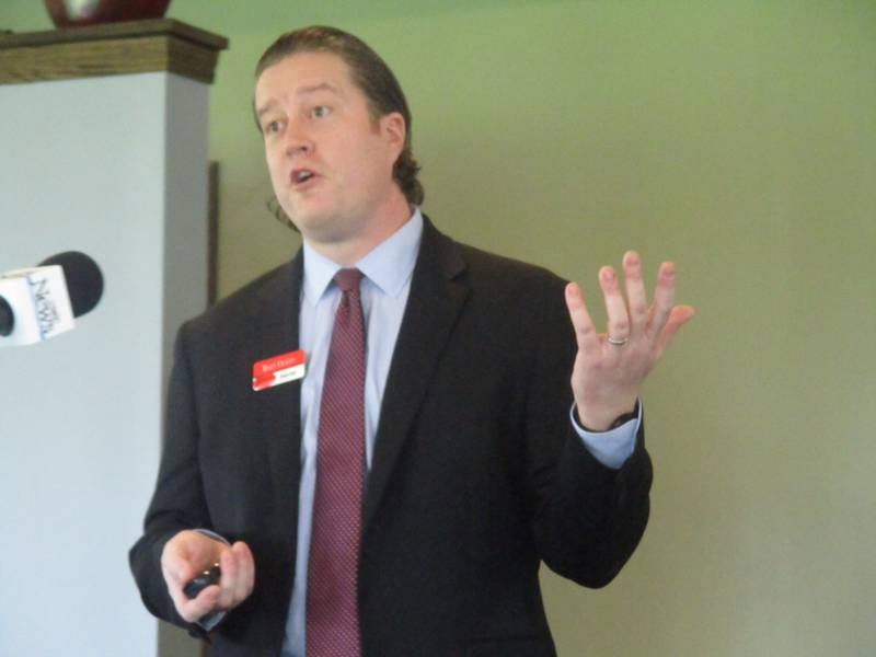 Yorkville City Administrator Bart Olson tells the Yorkville Area Chamber of Commerce about new development on April 12, 2022 at Kennedy Pointe restaurant. (Mark Foster -- mfoster@shawmedia.com)