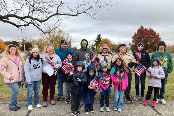 Rochelle DAR, Scout Troops place flags on veterans’ graves to prepare for Wreaths Across America