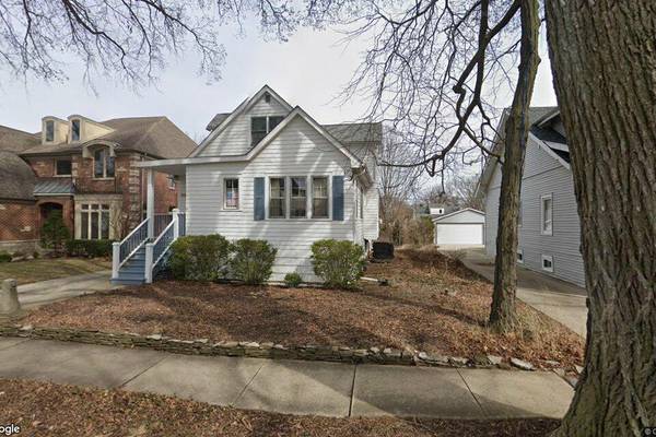 Single-family home in Elmhurst goes for $631,000