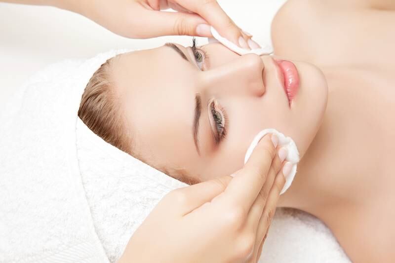 Eterna MedSpa & Laser Vein Center - Give the Gift of ​​Self-Care This Holiday Season