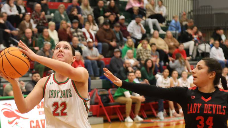 L-P scores inside and outside as Cavs pull away from Hall in second half