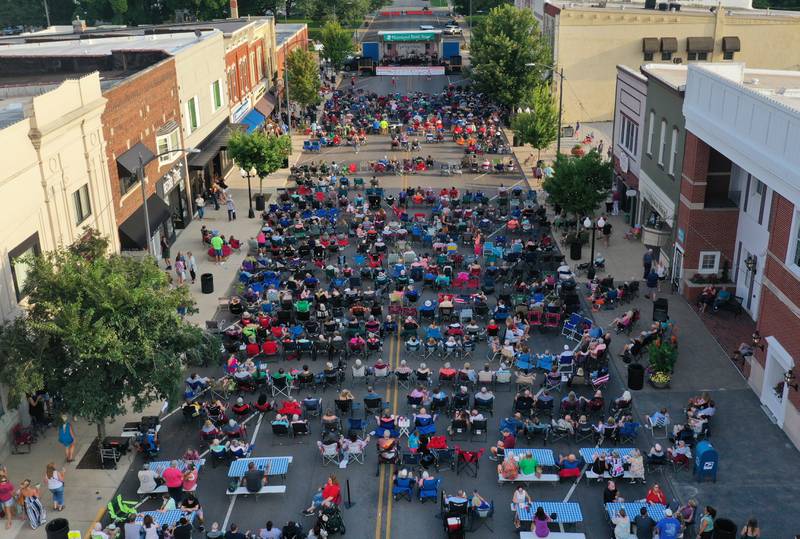 A large crows attends the Face 2 Face concert featuring Elton John and Billy Joel tribute band during the Down on Main Street Summer Concert series on Friday, Aug.  8, 2025 in Princeton.