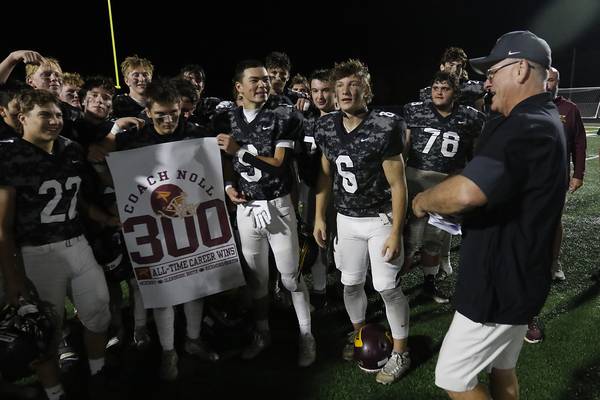 Richmond-Burton clinches KRC title in Mike Noll’s 300th career win with 6-TD performance from Hunter Carley
