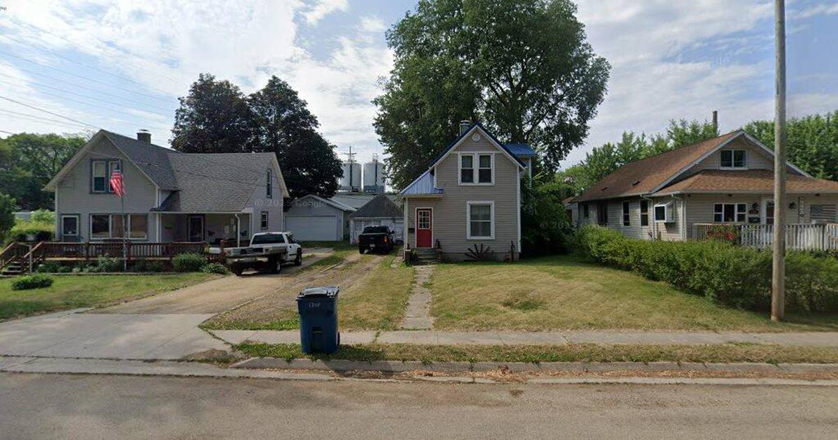 Sale closed in Dixon: $175,000 for a single-family home built in 1911