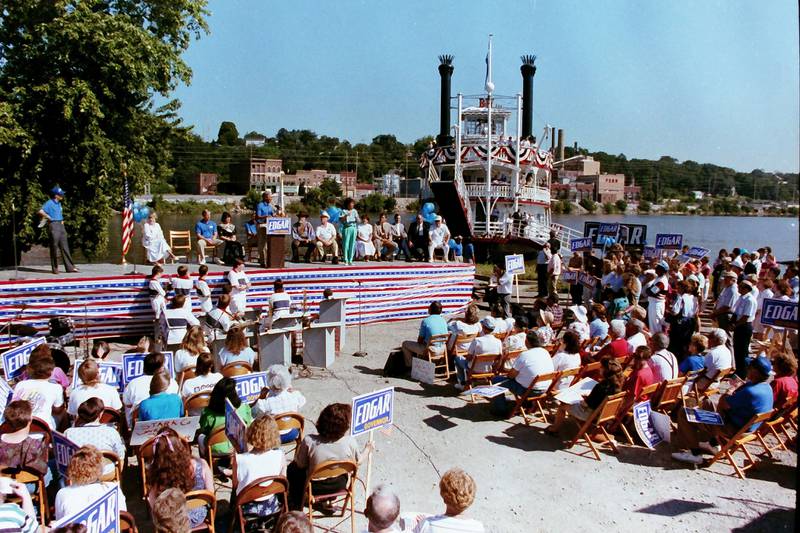 Jim Edgar candidate for Governor of Illinois, campaigns with the Spirit of Peoria paddle-wheeler on Thursday, Aug. 30, 1990 in Peru.