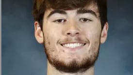 Grady Thompson sparks Dubuque in American Rivers Conference tournament opener