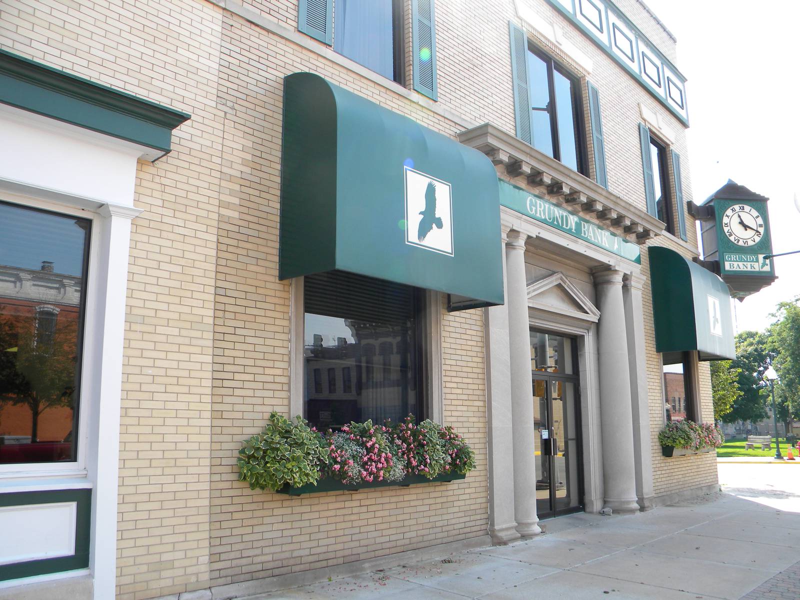 Grundy Bank participates in CBAI Foundation Scholarship Competition for