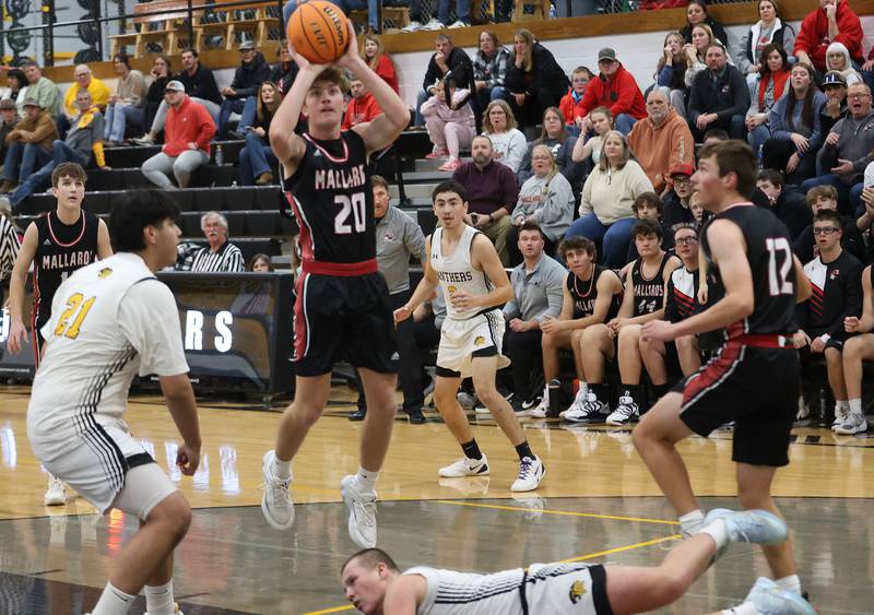Henry-Senachwine's Caleb Wiesbrock shoots a jump shot against Putnam County on Friday, Dec. 5, 2025 at Putnam County High School.