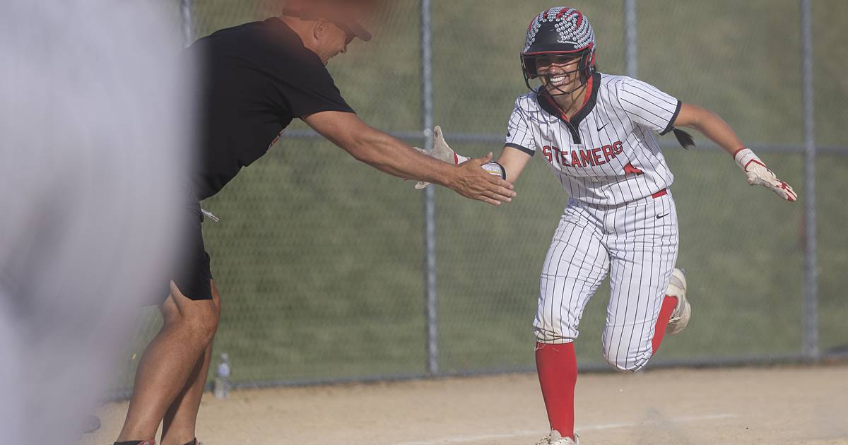 Photos: Fulton softball walks it off against Orangeville in the sectional semi