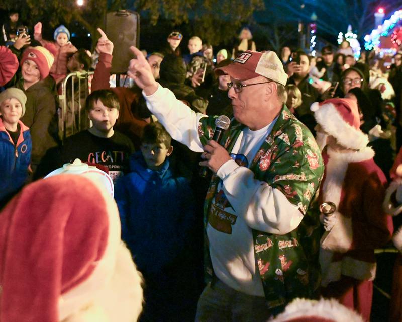 Yorkville’s Mayor John Purcell helps count down during the tree lighting ceremony on Friday Nov. 21, 2025, held at Riverfront Park in Yorkville.