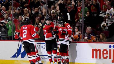 Lehner makes 38 saves as Blackhawks top Islanders