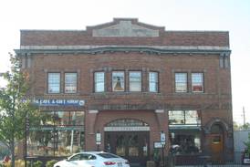 Two Illinois DAR chapters celebrate 130 years of service and friendship