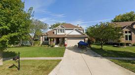 Single-family home sells in Sycamore for $400,000