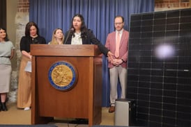 Illinois lawmakers seek measure to make small-scale plug-in solar panels available to renters