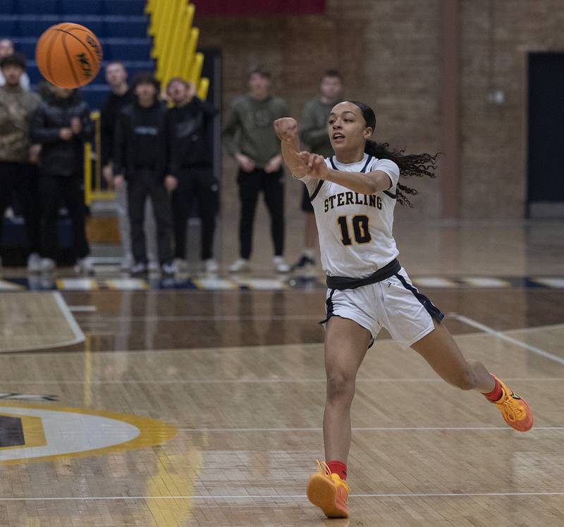 Sterling’s Nia Harris makes a pass against Geneseo Thursday, Jan. 30, 2025, at Sterling High School.