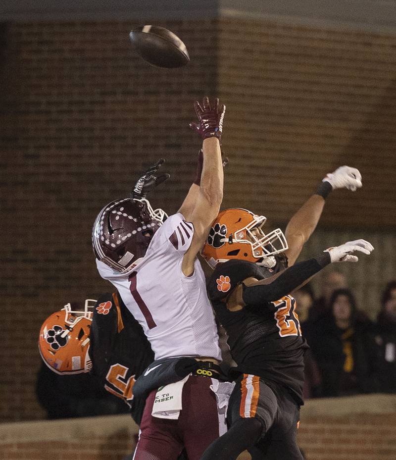 Tolono-Unity's Maddix Sutherland leaps but can’t come up with a pass in the end zone with seconds left against Byron Friday, Nov. 28, 2025, in the Class 3A football finals at Hancock Stadium at ISU.