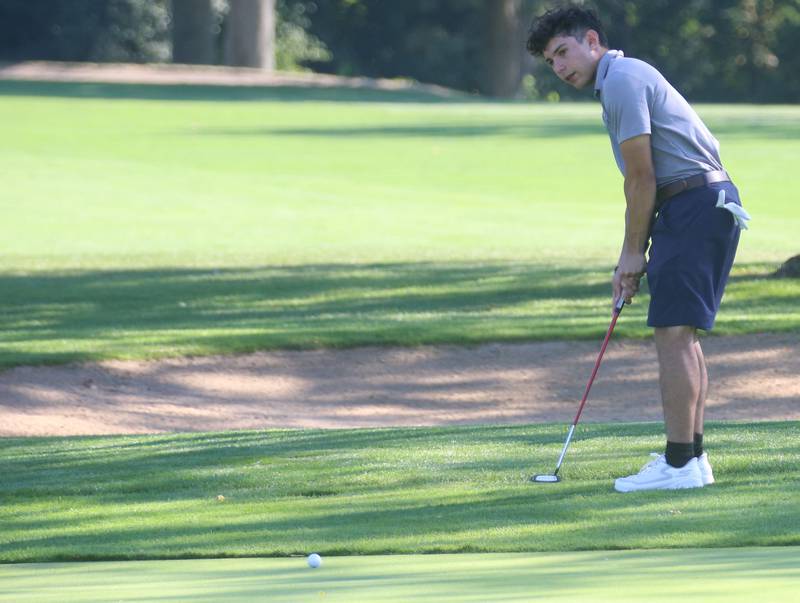 Marmion's Luis Nunez puts during the Pirate Invitational on Monday, Sept. 15, 2025 at Deer Park Golf Club in Oglesby.