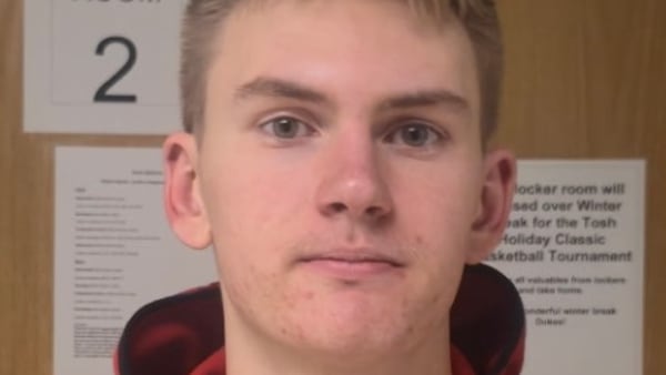 Danny Snyder stands out as Glenbard East falls to St. Ignatius in Jack Tosh Holiday Classic semifinals