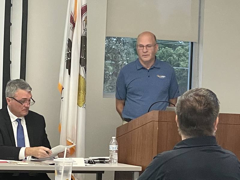 Bill French of SunVest Solar LLC gives a presentation at the Aug. 15, 2022 meeting of the DeKalb Planning and Zoning Commission. SunVest Solar is seeking a special use permit from the city to allow a solar farm across from the DeKalb Taylor Municipal Airport in DeKalb.
