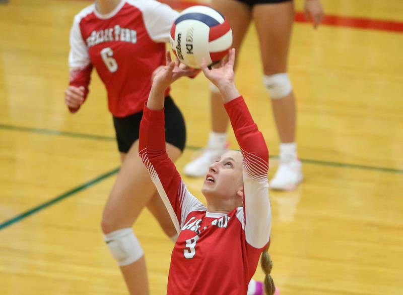 L-P's Aubrey Urbanski sets the ball in the air against Princeton on Tuesday, Aug. 26, 2025 in AJ Sellett Gymnasium at L-P High School.
