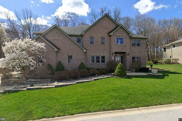 Single-family home sells for $660,000 in Sugar Grove