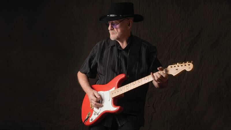 As part of the “Endangered Species” tour, sing-songwriters and guitarist Dave Mason and Southern rock band The Outlaws will perform at the Rialto Square Theatre on May 24.