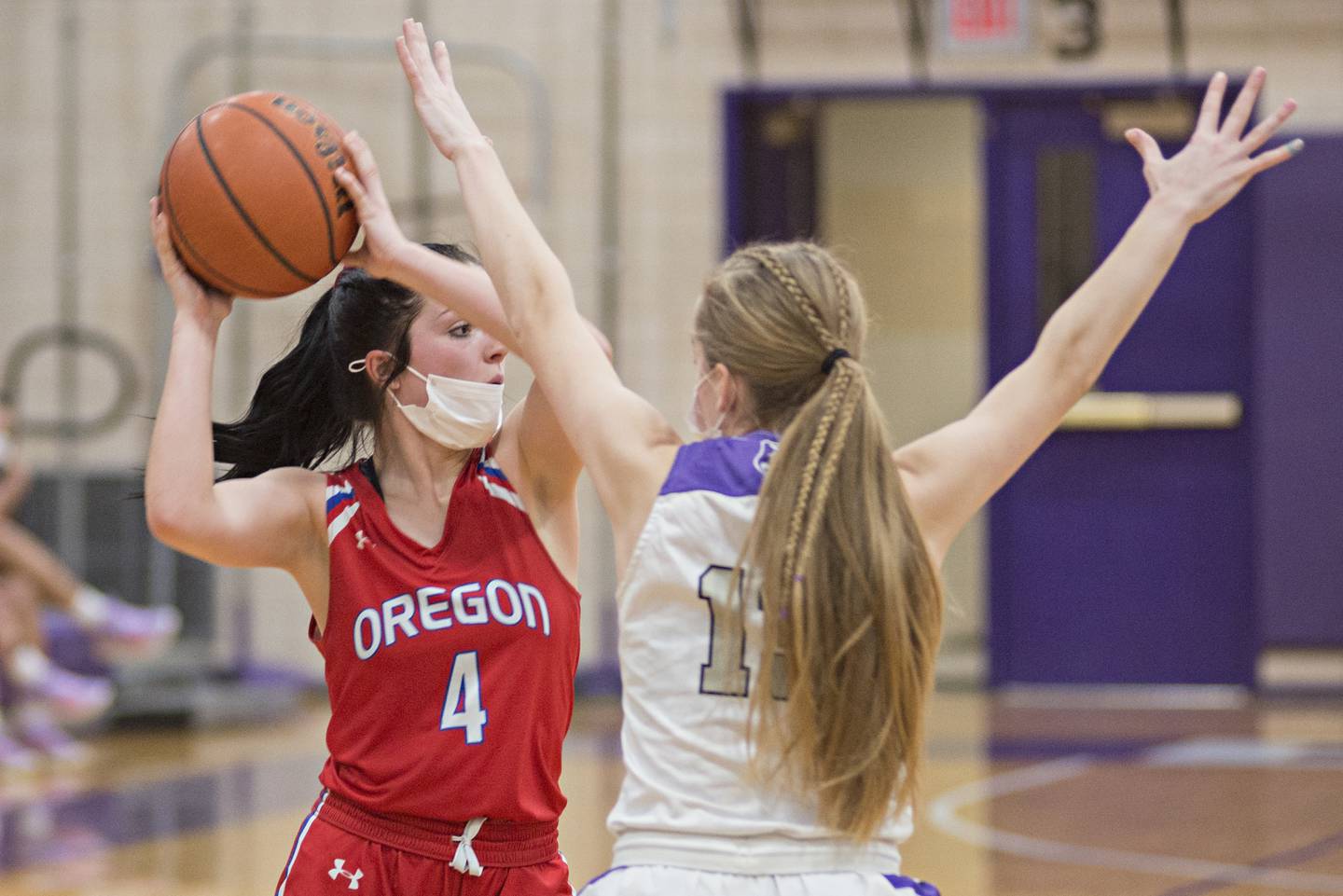 Oregon's Katelyn Bowers looks to pass against Dixon on Jan. 27, 2022.